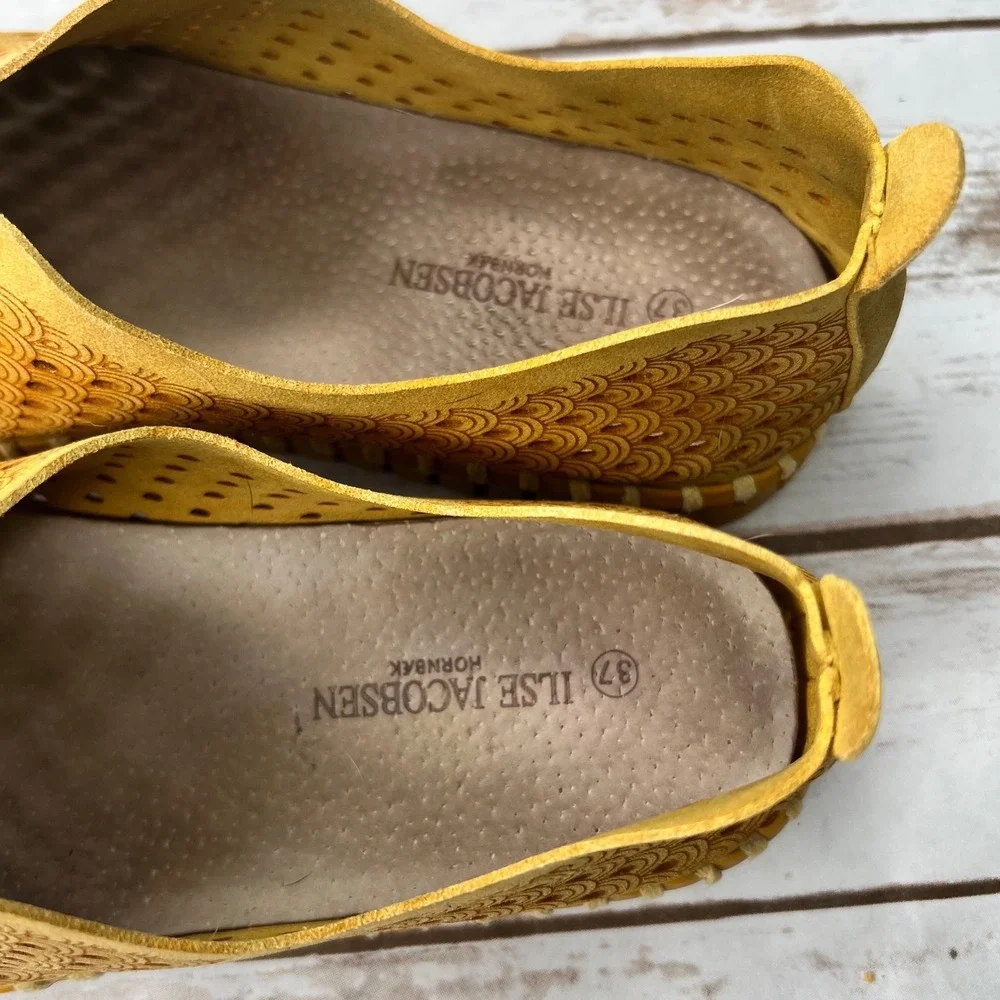 Ilse Jacobsen Tulip Slip On Loafer Mustard Yellow Scalloped Size 38 - 8 US